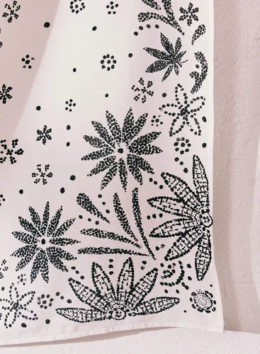 Miniatura 5 de Neasow - Tapiz estilo bohemio para colgar en la pared, estilo floral, blanco y negro con circunferencia de margarita con lunares, decoración