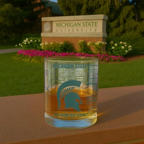 Miniatura 4 de Greenline Goods – Vasos de Whiskey de la Universidad Estatal de Michigan Spartans (Set de 2), 10 oz – Logo de Color Completo + Mapa del Campus