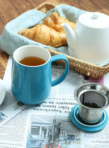 Miniatura 8 de Sweese Taza de té de porcelana de 20 onzas con infusor y tapa, taza de té de hojas sueltas, regalos para amantes del té, blanco y azul acero