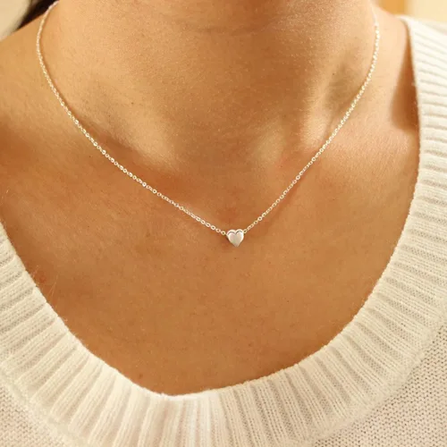Miniatura 4 de Delicado collar con pequeño dije de corazón de oro, (además hay modelos con dije de corazón con inicial, con dije de rosa y con circonia cúbica)