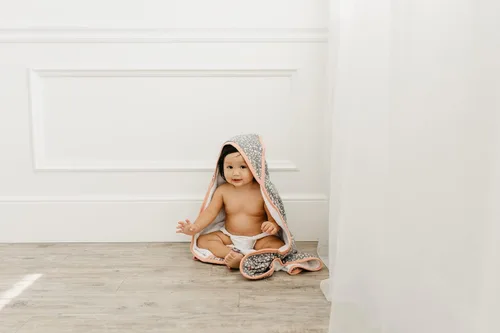 Miniatura 6 de Copper Pearl Toallas de baño con capucha, toallas de baño de tela de rizo de primera calidad con capucha, bolsillos y diseños geniales, ideales