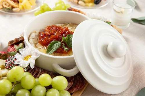 Miniatura 7 de Plato y calentador de queso Brie de gres con tapa, apto para horno, ideal para tabla de embutidos y accesorios de mesa de pastoreo, perfecto
