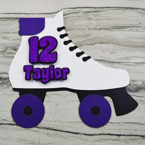 Miniatura 2 de Decoración para tartas de patinaje personalizado con nombre y edad