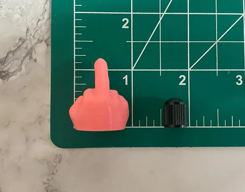 Miniatura 4 de 5 tapas de válvula de dedo medio, 16 colores, fabricadas en Estados Unidos