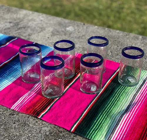 Miniatura 7 de Vasos mexicanos soplados a mano, juego de 6 vasos de jugo con bordes azul cobalto (8 onzas cada uno)