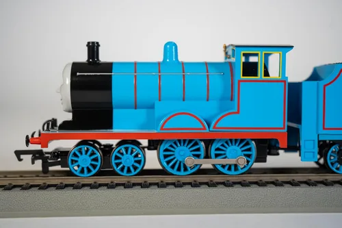 Miniatura 3 de Bachmann Trenes - THOMAS & FRIENDS LOCOMOTORA EDWARD con Ojos Móviles - Escala HO
