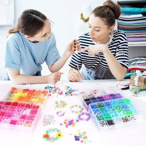 Miniatura 7 de QUEFE Kit de 4900 cuentas pony para pulseras Kandi, kit para hacer pulseras de la amistad con 84 colores de cuentas Kandi, cuentas para cabello
