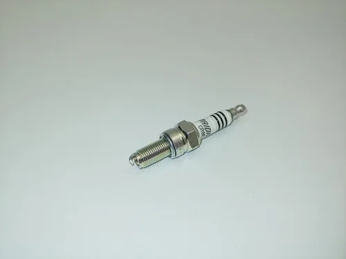 Miniatura 6 de RE Himalayan & Scram 411 Motocicleta NGK 4218 Iridium IX Bujía CR8EIX Royal Enfield. JL Missouri Parts & Misc.