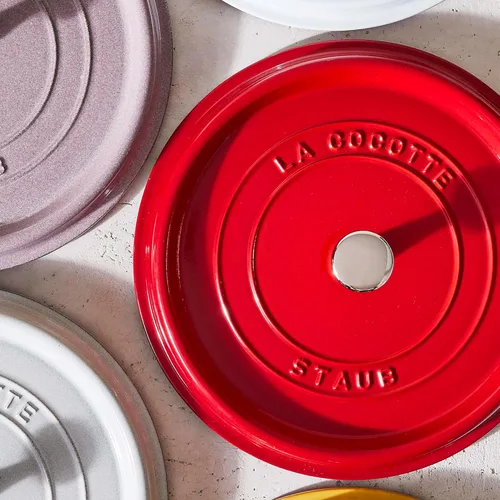 Miniatura 7 de STAUB - Olla holandesa de hierro fundido de 4 cuartos, fabricada en Francia, para 3-4 personas, color cereza
