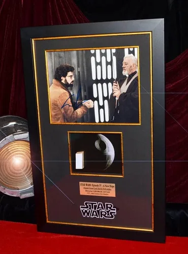 Accesorio utilizado en pantalla MUERTE ESTRELLA, firmado por GEORGE LUCAS, primera película IV, COA London Prop Store, Marco DVD UACC
