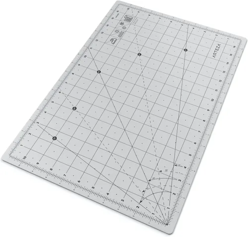 Miniatura 2 de Arteza Tapete de corte rotativo autorreparable, 12" x 18" (30.5cm x 45.7cm) con cuadrícula y superficie antideslizante para tela, papel, vinilo