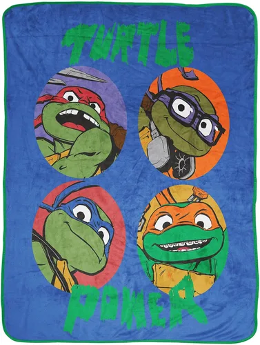 Jay Franco Manta de felpa – 46 x 60 pulgadas para niños, manta de forro polar suave y acogedora para dormitorio y sofá, producto con licencia Azul -