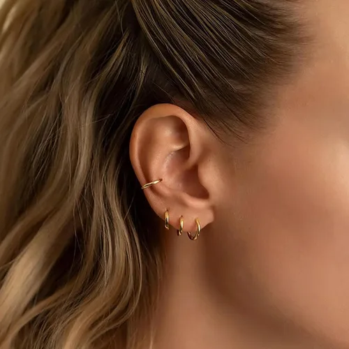 Miniatura 7 de Gokeey Small Gold Huggie Hoop Earrings Set for Women 14K Real Gold Plated Hypoallergenic Lightweight Earrings for Sensitive Ears Everyday Earrings