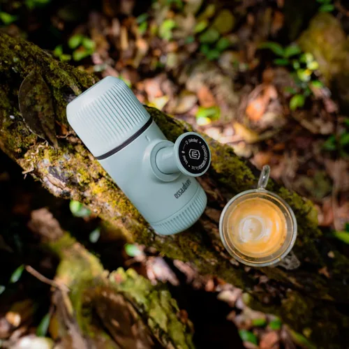Miniatura 4 de WACACO Nanopresso Cafetera de Espresso Portátil con Funda, Mini Cafetera de Viaje, Perfecta para Camping, Viajes y Oficina (Elements Arctic Blue)