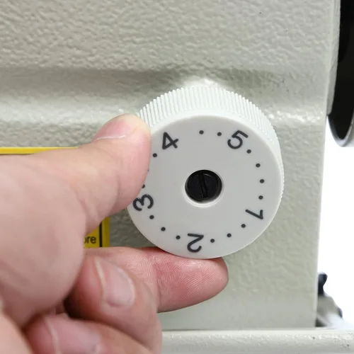 Miniatura 5 de Cabezal de máquina de coser industrial de punto recto 6150 con abrazadera de puntada de ajuste y puerto de monitoreo de cantidad de aceite