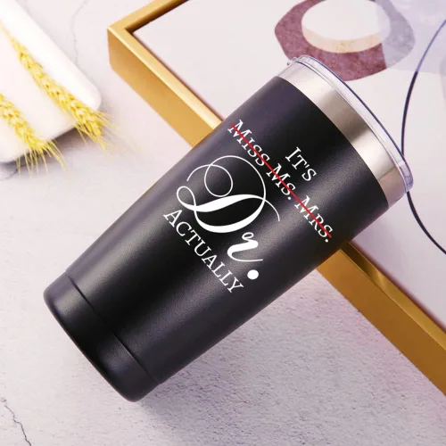 Miniatura 3 de AMZUShome Vaso de viaje con texto en inglés "It's Miss Ms Mrs Dr Really Mug.Doctor, Doctor Retirement, Medical School Graduations", Negro