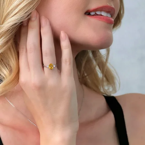 Miniatura 4 de Anillo de compromiso de oro blanco de 10 quilates con 3 piedras preciosas para mujer, piedra natal y zafiro blanco creado, ovalado de 0.315 x 0.236