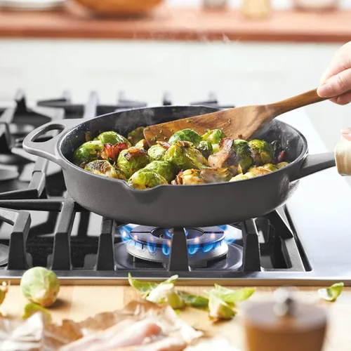 Miniatura 7 de Rachael Ray NITRO - Sartén de hierro fundido con mango auxiliar y boquillas de vertido, 10 pulgadas, color gris