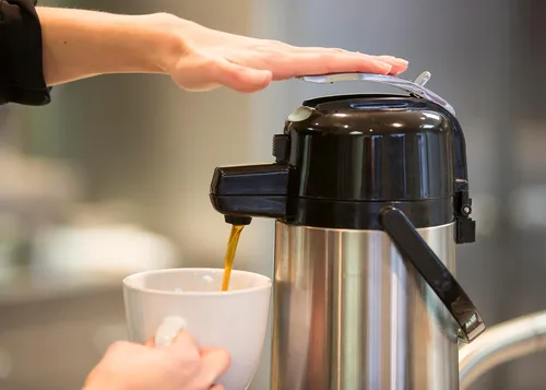 Miniatura 5 de Service Ideas Eco-Air Airpot con palanca, 64.2 onzas, vidrio aislado al vacío ECAL19S Dispensador de café en 1.9 litros, exterior inoxidable