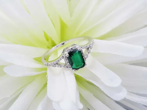 Miniatura 3 de Dazzlingrock Collection 7x5mm Emerald Cut Lab Created Emerald & Round White Diamond Halo Split Shank Engagement Ring for Women in 925 Sterling Silver