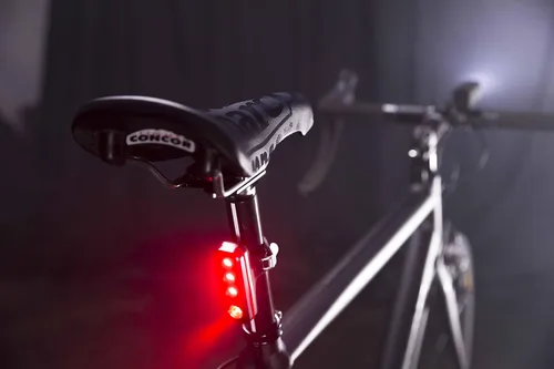 Miniatura 3 de Knog Blinder Road R70 luz recargable con USB trasero