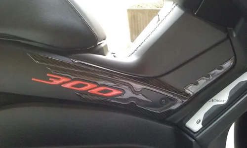 Miniatura 5 de labelbike - Adhesivos 3D para Moto Scooter Protección y Decoración en Resina Compatible con Yamaha Xmax 300 - Color Carbono