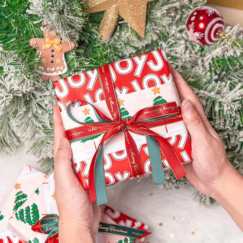 Miniatura 6 de WRAPAHOLIC - Papel de regalo de Navidad reversible, minirollo, 17 pulgadas x 33 pies, diseño de árbol de Navidad con letras “joy”, perfecto