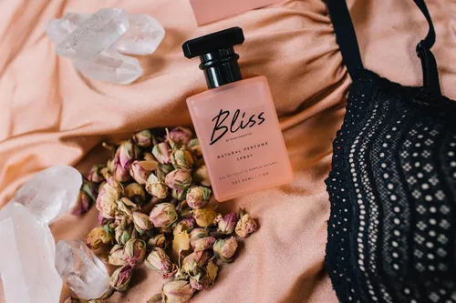 Miniatura 3 de RawChemistry Bliss by Raw Chemistry - Perfume con feromonas para mujer - Spray para mujer con feromonas - Bliss by Raw Chemistry Scent with