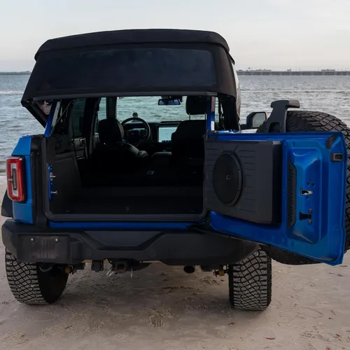 Miniatura 8 de Stinger Ford Bronco (2021+) - Caja de subwoofer montada en la puerta oscilante de 800 W de 12 pulgadas, subcaja compacta sellada para añadir graves