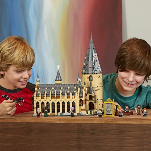Miniatura 2 de LEGO 75954 Harry Potter Hogwarts Kit de construcción del Gran Comedor, 878 piezas