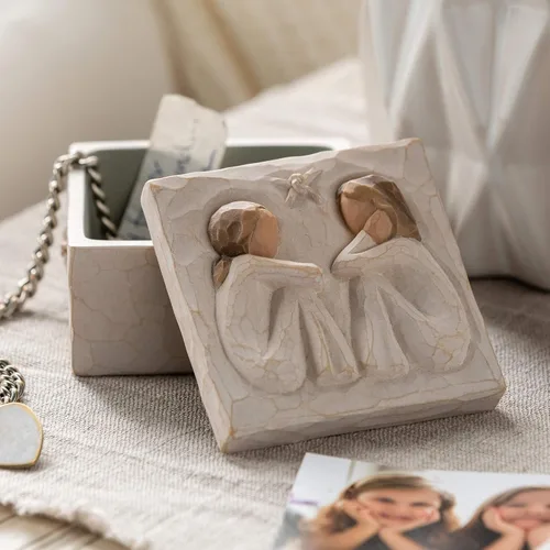 Miniatura 7 de Willow Tree Caja de recuerdos de la amistad, Forever True, Forever Friends, contiene joyas y tesoros, tallado de mejores amigos o hermanas, caja
