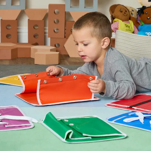 Miniatura 5 de Excelleration - Tablas de habilidades para vestirse, 9 x 12 pulgadas, juego de 6, desarrollo de habilidades motoras finas, juguete STEM, juguete