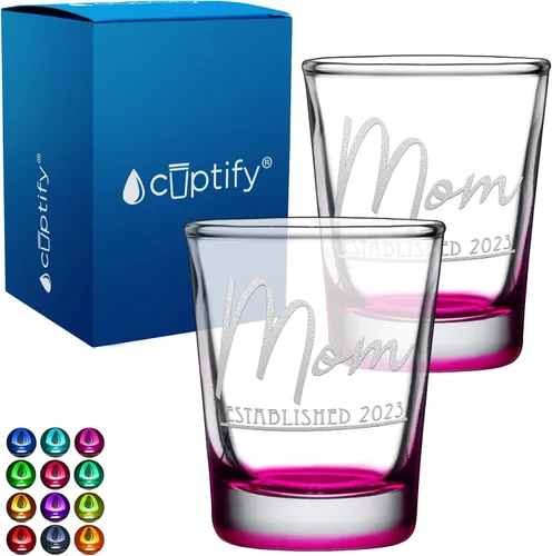 Miniatura 35 de Cuptify Regalos para baby shower, para la nueva mamá, EST 2023, 2 onzas, con fondo negro, juego de 2 vasos grabados para fiesta, regalo