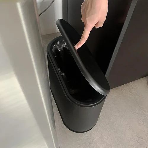 Miniatura 4 de PENGKE Basurero delgado de plástico, cubo de basura de 2.7 galones con tapa superior de presión, cesta de basura moderna negra para baño, sala
