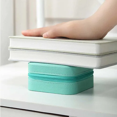 Miniatura 5 de FOME Joyero pequeño, organizador portátil de piel sintética, mini estuche de almacenamiento de joyas de viaje para anillos, aretes, collares