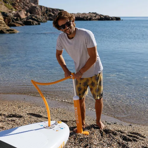 Miniatura 9 de HUIIKE Bomba manual de tabla de remo con bomba manual de doble acción de 15 PSI, bomba de mano estable para paddleboard, bomba de mano de Naranja
