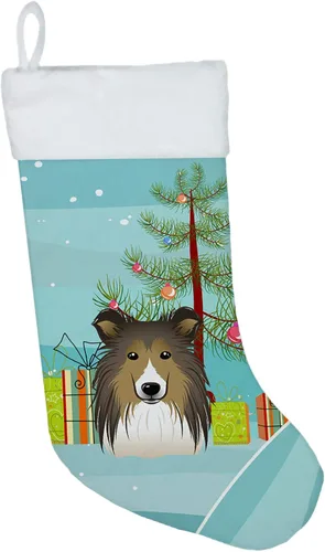 Miniatura 44 de Caroline's Treasures BB1590CS Árbol de Navidad y Alaskan Malamute Calcetines de Navidad para colgar en la chimenea, decoración de fiesta de Navidad