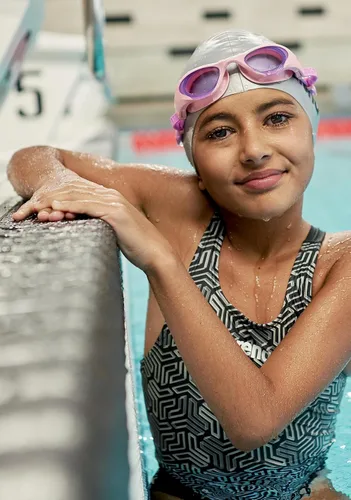 Miniatura 5 de Gorro de natación Arena Classic Junior de silicona unisex para niñas y niños, cómodo y duradero, gorro de baño para piscina de niños, talla única