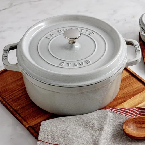 Miniatura 2 de Staub - Olla redonda de hierro fundido de 4 cuartos, color trufa blanca, fabricada en Francia blanco (White Truffle)
