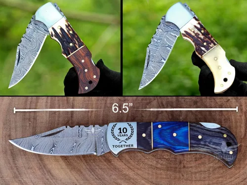Miniatura 3 de Cuchillo de bolsillo de damasco personalizado para hombres - Cuchillo plegable de caza de acero sólido de 133 capas hecho a mano con afilador y azul