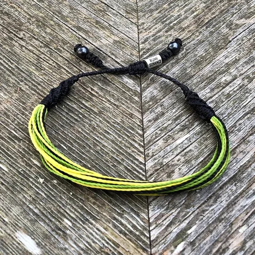 Miniatura 2 de Rumi Sumaq Pulseras de Orgullo y Bandera del País con Atadura de Tirón — Pulseras Macramé Trenzadas a Mano, Nudo de Pescado y Trenzadas Ajustables