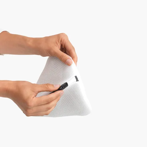 Miniatura 3 de Brabantia Bolsa de sujetador de lavandería con cremallera de malla (blanco) para lavar delicados, organizador de bolsas de viaje