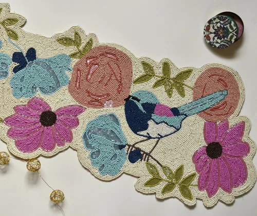 Miniatura 5 de Camino de mesa hecho a mano con cuentas con diseño de pájaros, multicolor, camino de mesa de primavera para casa de campo, decoración de mesa
