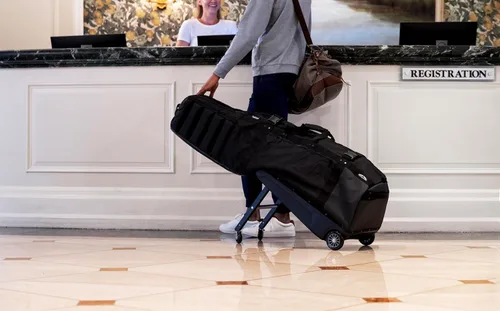 Miniatura 10 de Sun Mountain ClubGlider Meridian Bolsa de Viaje de Golf - Sistema de Rodamiento de 4 Ruedas, Patas Extensibles y Retráctiles para Transporte Fácil
