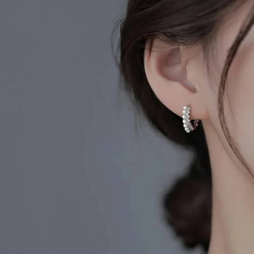 Miniatura 2 de SLUYNZ Aretes de aro de plata de ley con perlas de circonita cúbica para mujeres, adolescentes y niñas, aretes de aro de perlas de boda
