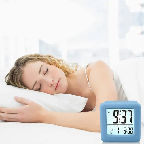 Miniatura 7 de Plumeet Reloj despertador digital para niños con repetición y luz nocturna blanca, reloj despertador de viaje de fácil configuración, hora, fecha