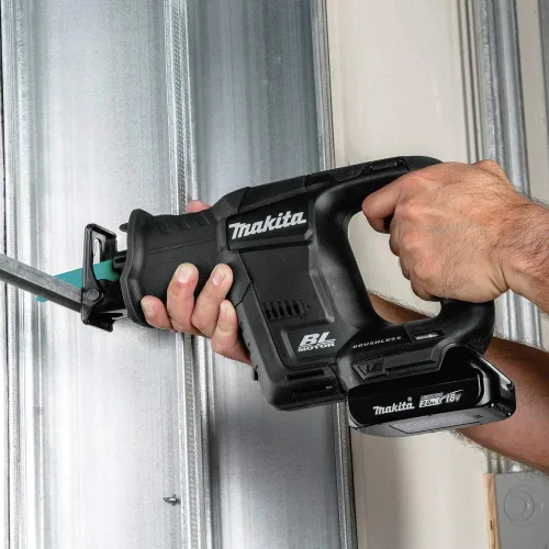 Miniatura 7 de Makita XRJ07R1B 18V LXT Kit de sierra recíproca inalámbrica sin escobillas de iones de litio subcompacto (2.0Ah)