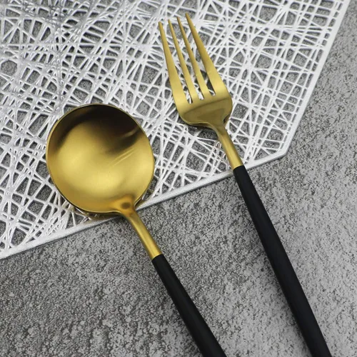 Miniatura 4 de Juego de cubiertos de oro mate, 5 piezas de acero inoxidable 18/10 con acabado satinado, servicio para 1, cuchara tenedor de cuchillo con pajitas