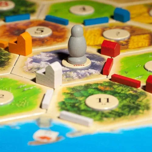 Miniatura 4 de Catan 5ª edición incluida con Catan: Ciudades y Caballeros Expansión