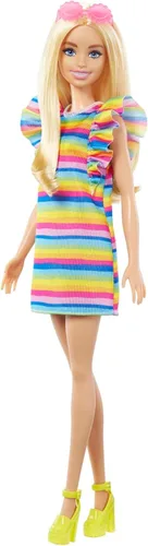 Miniatura 10 de Muñeca Barbie Fashionistas #187 con audífonos detrás de la oreja, cola de caballo morena, vestido cruzado y botas rosas